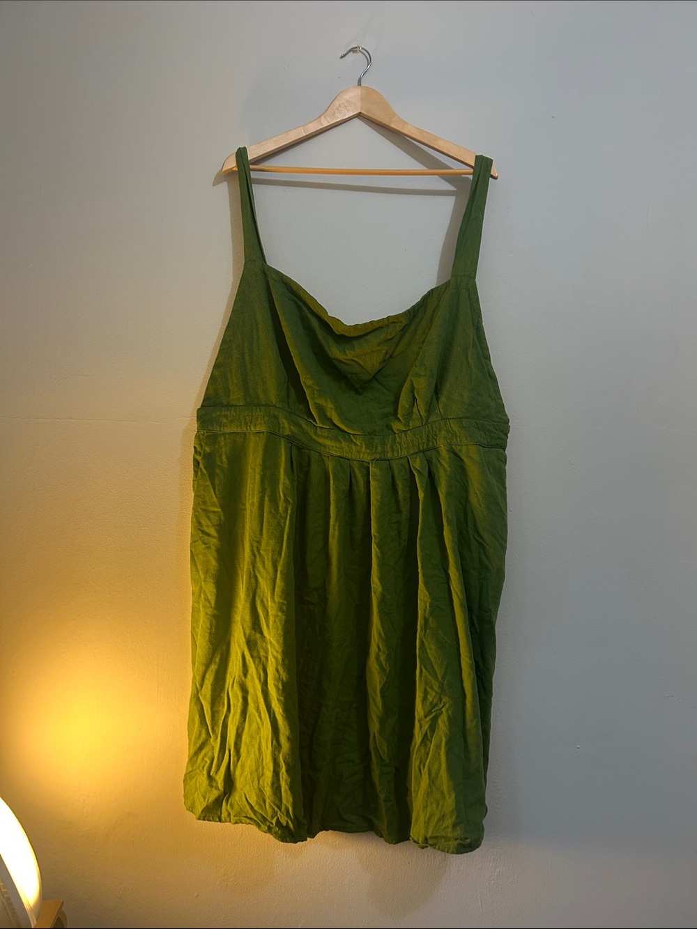 Green Sleeveless “Tuesday of California” Dress